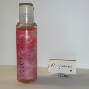 Sweet Pea Volumizing Shampoo Bath & Body Works